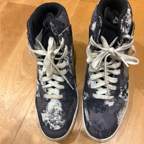 Nike Dunk Sky Hi hidden wedge sneakers gray white print sz 10 - Picture 2 of 6